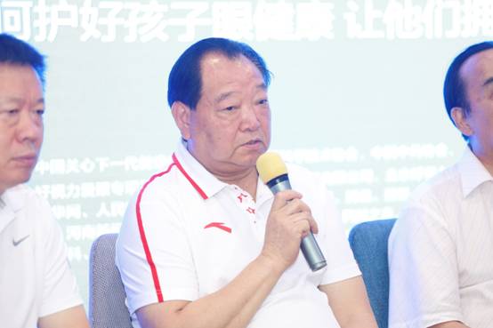 奥运第一人化身公益大使！呼吁全社会共同关注青少年近视！