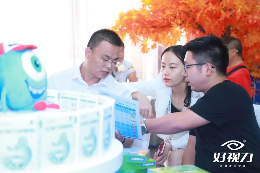 眼镜店的机会 眼贴产品成为北京眼镜展的“黑马”