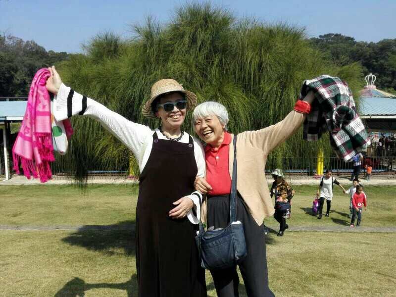 拥有眼贴,做个健康快乐的老人就是这么简单!