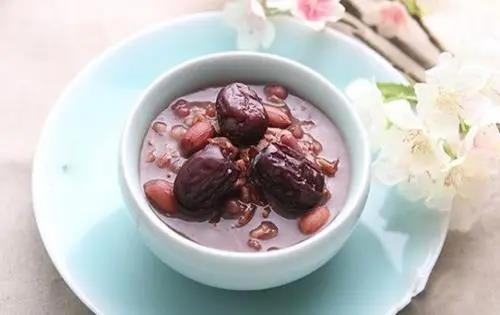 多吃这几种食物,排毒养颜